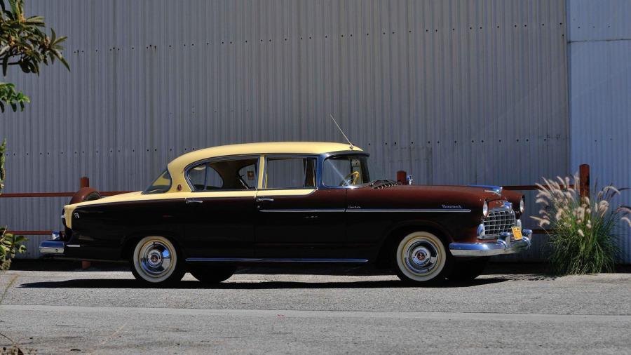  Hudson Hornet Custom Sedan (35565-2) 1955 года  (фото 4 из 6)